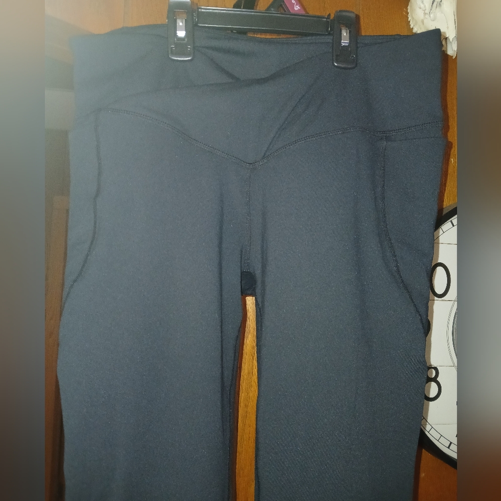 NWT- Fabletics PureLuxe High-Waisted Crossover 7/8 Leggings -BLACK (24”)- New!